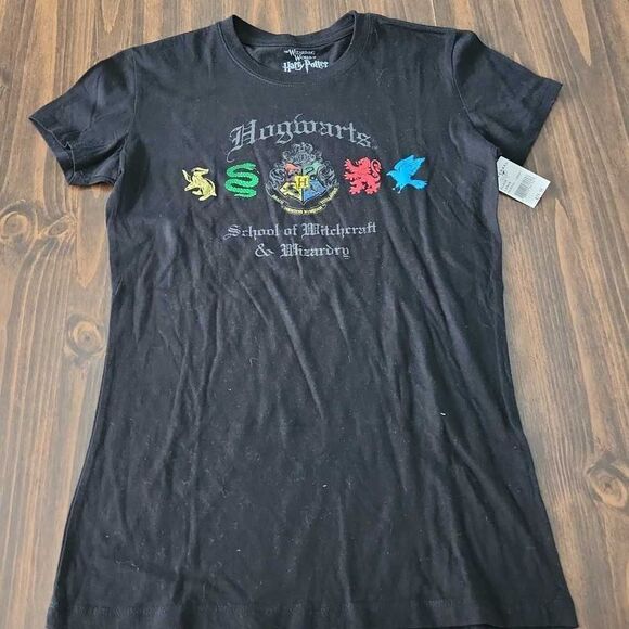 Wizarding world Harry Potter Hogwarts tee shirt women's large - Picture 2 of 9